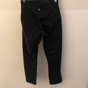 lululemon athletica Pants - Lululemon black crop legging, sz 4, 69026 lululemon athletica Pants - Lululemon black crop legging, sz 4, 69026